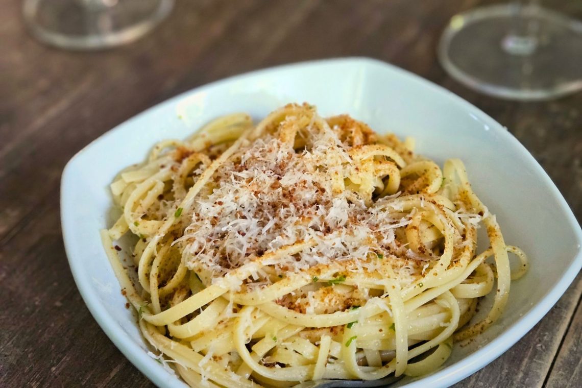 Bottargapasta lautasella