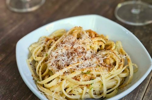 Bottargapasta lautasella